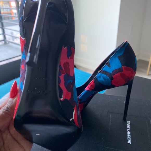 Authentic BRAND NEW SAINT LAURENT HEELS - Picture 3 of 4